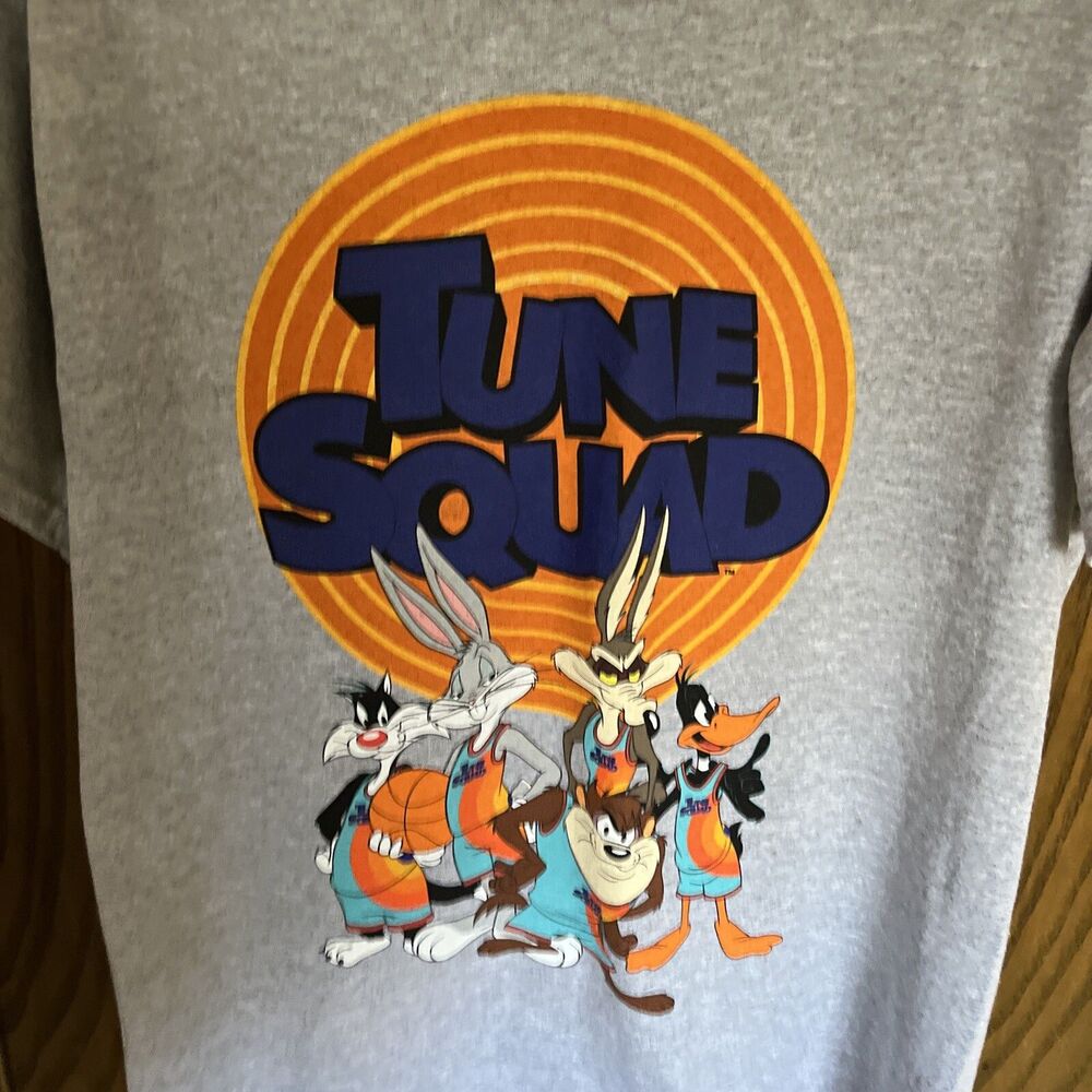 Space Jam Tune Squad Gray Graphic T-shirt Size M Cartoon Movie Bugs Bunny